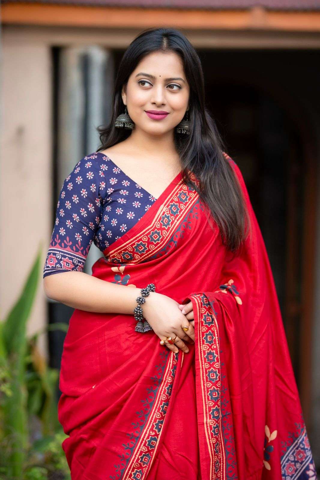 KC 825 Magic Mul Mul Ajrakh Printed Saree