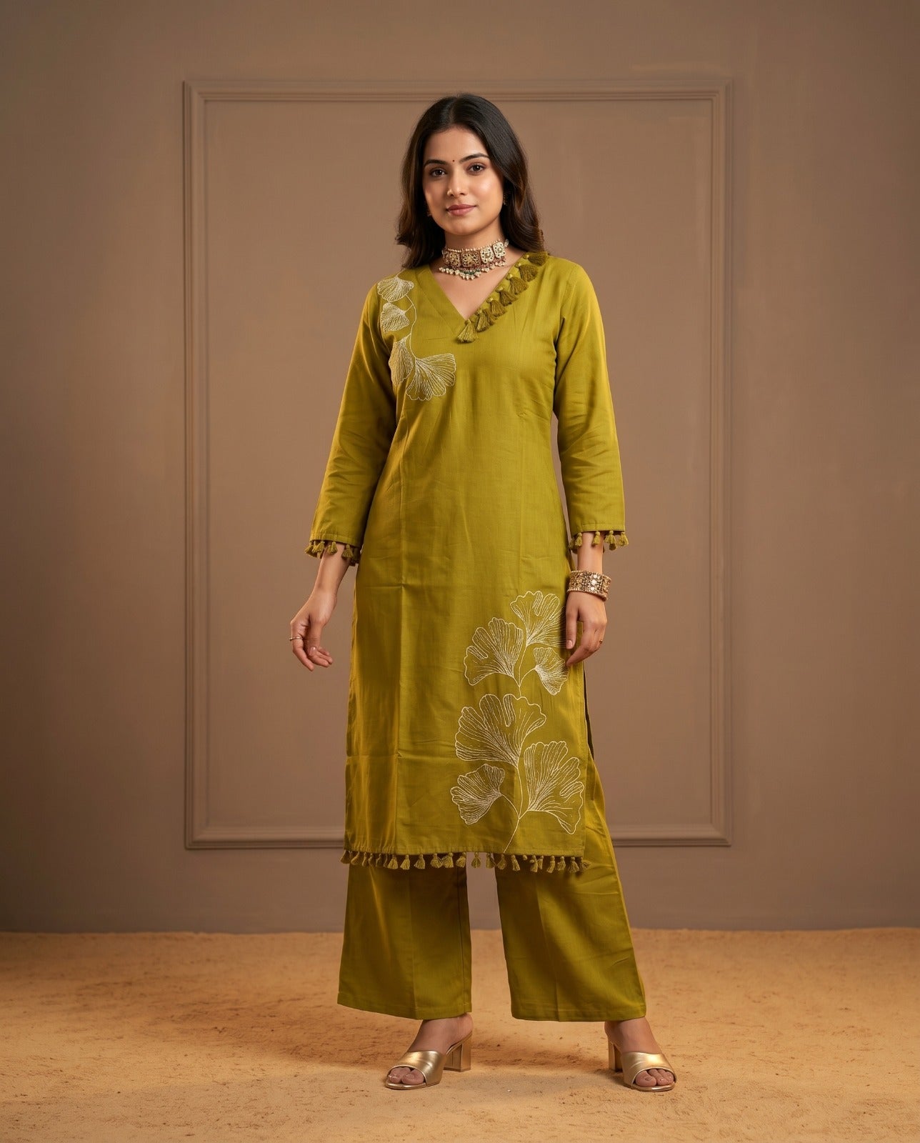 Naisha K 1026 Vertican Thread Work Kurti Pant Set