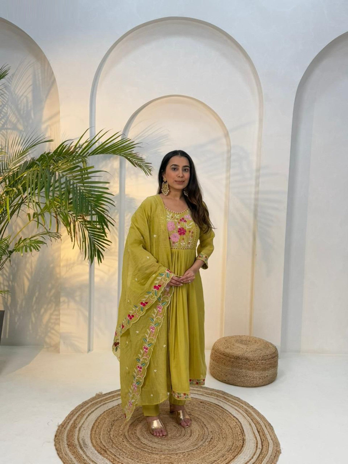 Naisha K 571