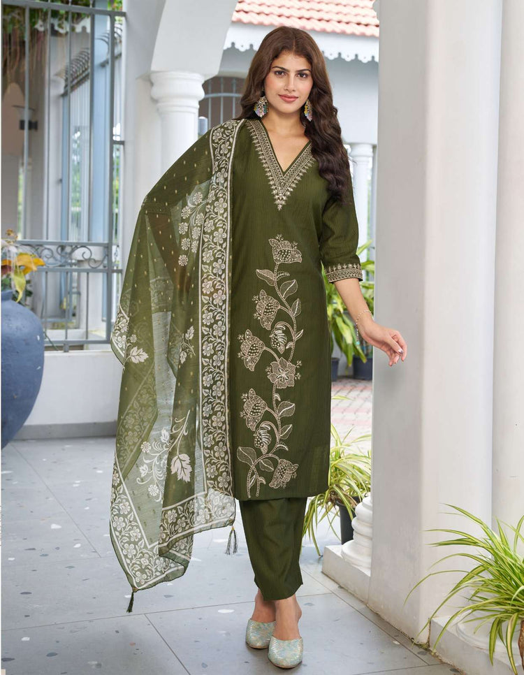 RARE LILY - Amrah Wholesale