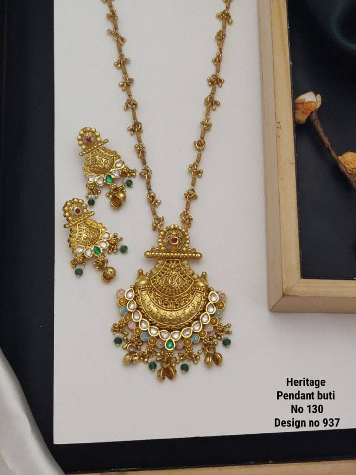 Heritage Pendant Buti 1