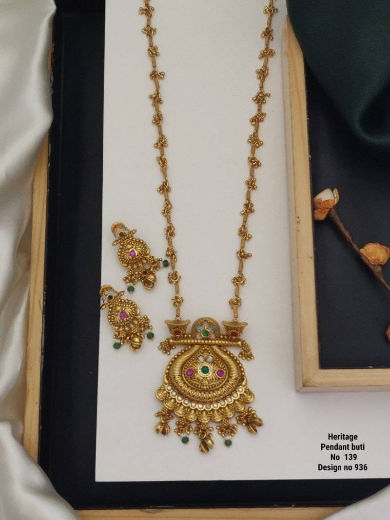 Heritage Pendant Buti 2
