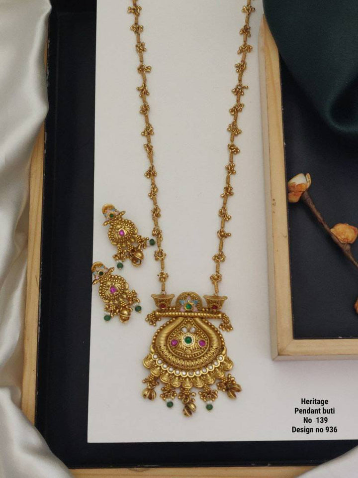 Heritage Pendant Buti 2