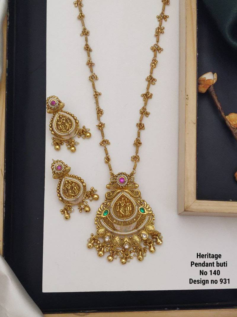 Heritage Pendant Buti 2