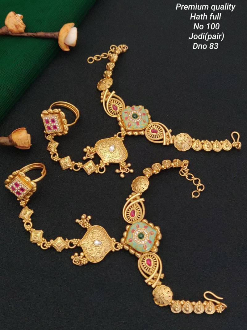 Brass High Gold Hath Panja Set 18