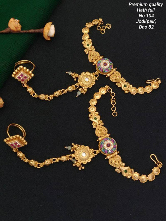 Brass High Gold Hath Panja Set 18