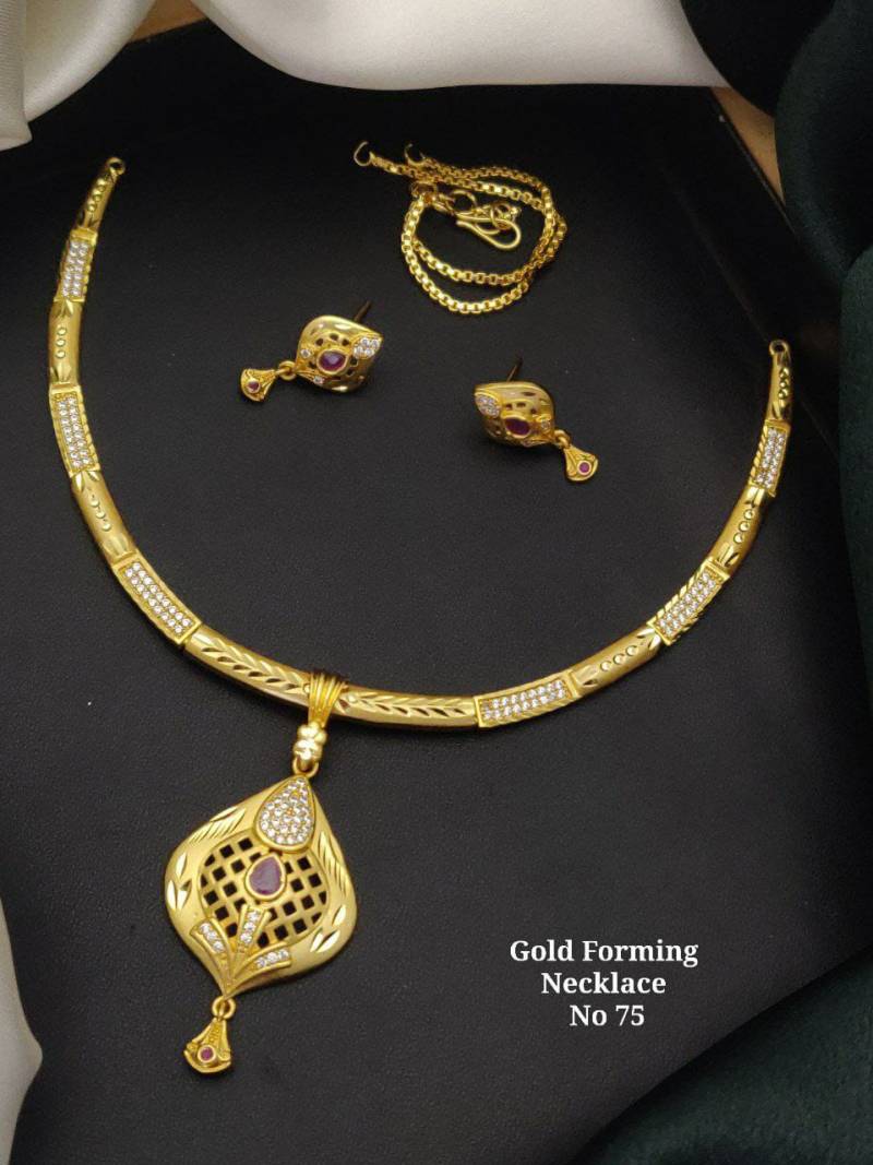 Gold Forming Necklace 1