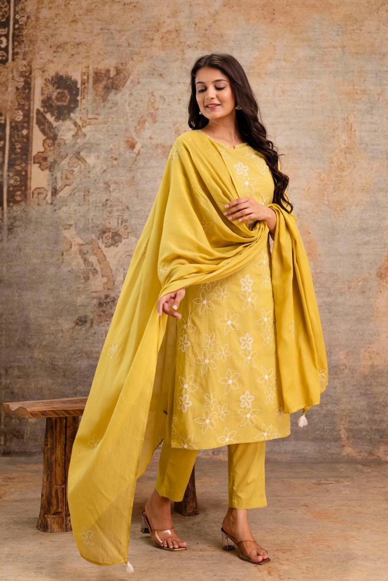 Naisha K 179