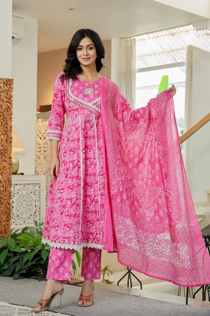 Naisha K 235