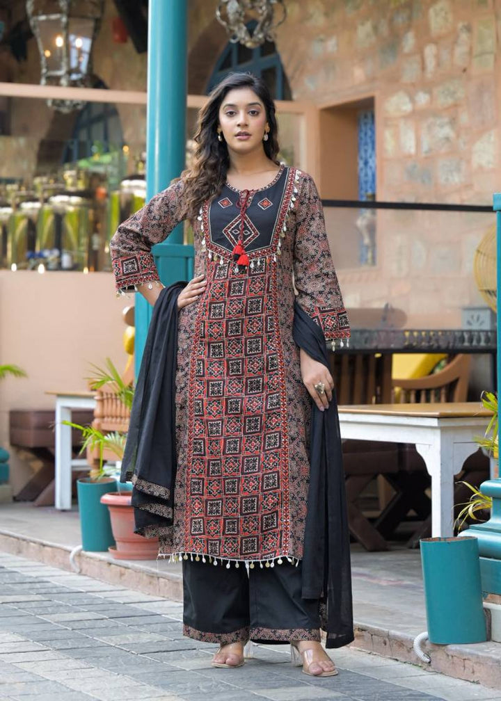 Naisha K 243