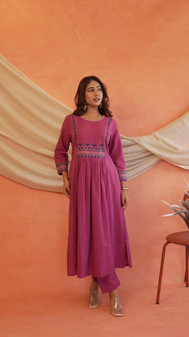 Naisha K 263