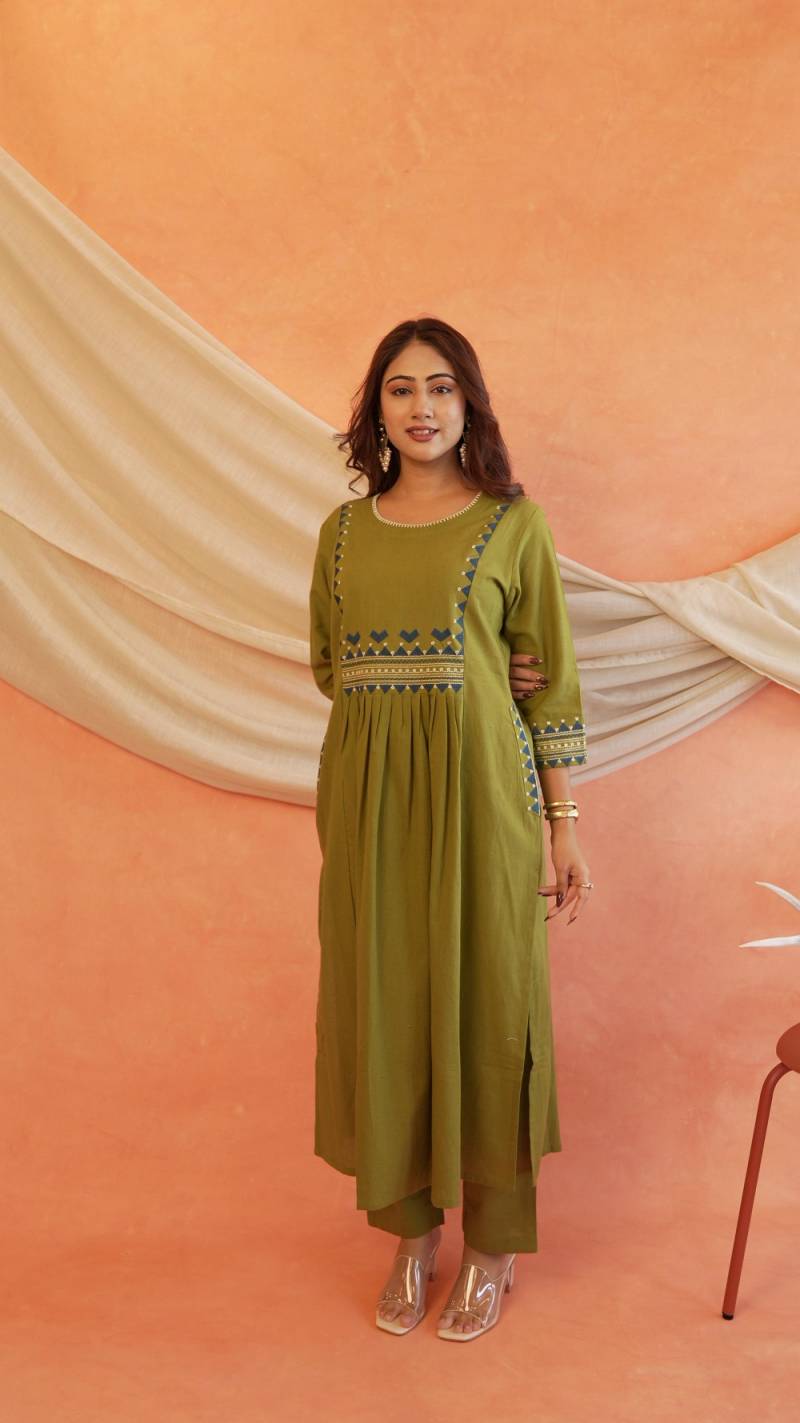 Naisha K 263