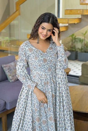 Dhruvi 381