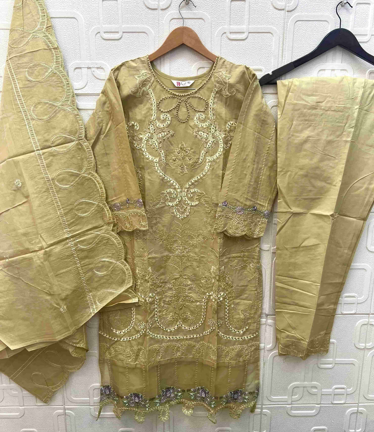 ELAN LAWN STUDIO E - 25 Pakistani Suit Set - Amrah Wholesale