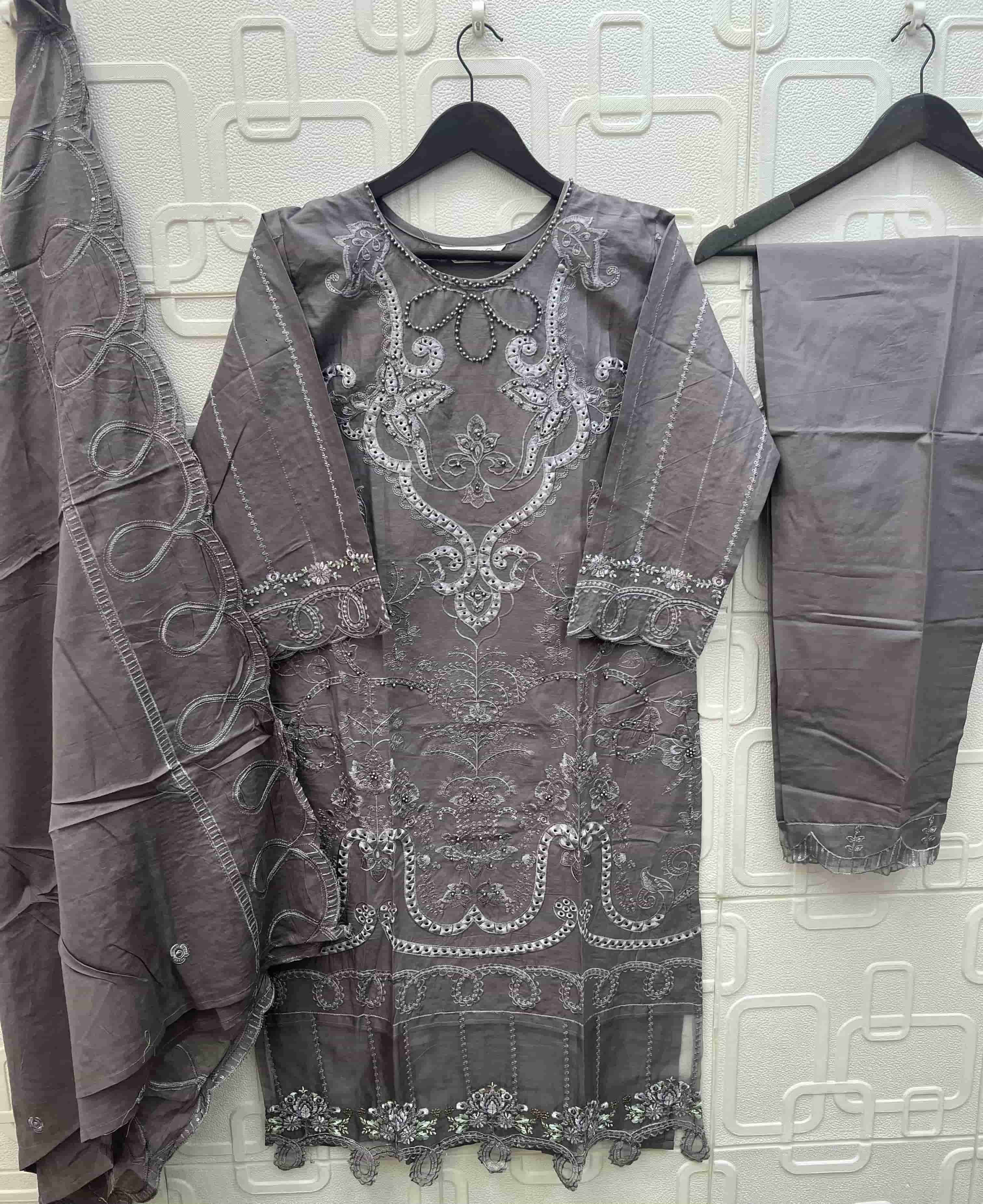 ELAN LAWN STUDIO E - 25 Pakistani Suit Set - Amrah Wholesale