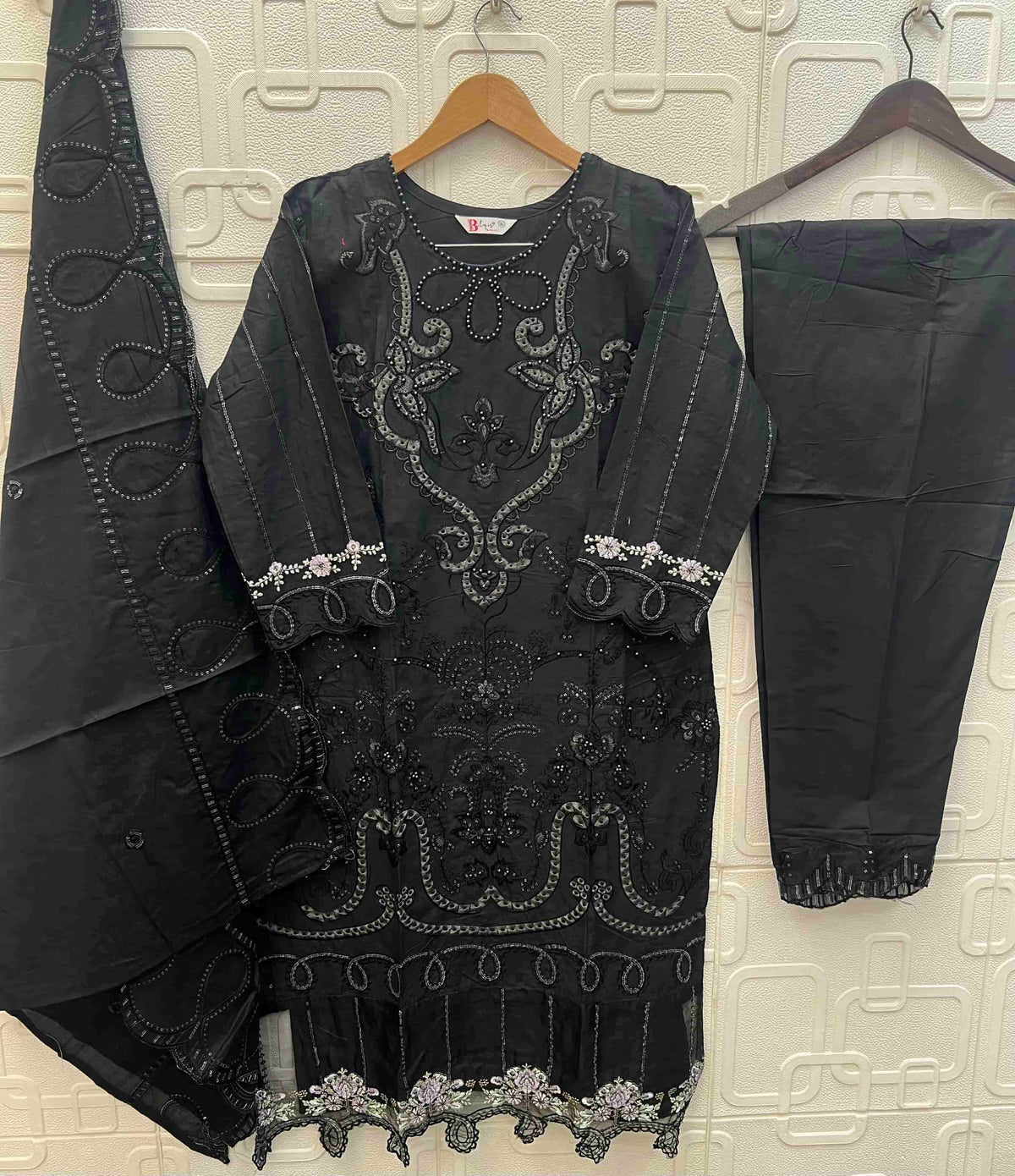 ELAN LAWN STUDIO E - 25 Pakistani Suit Set - Amrah Wholesale