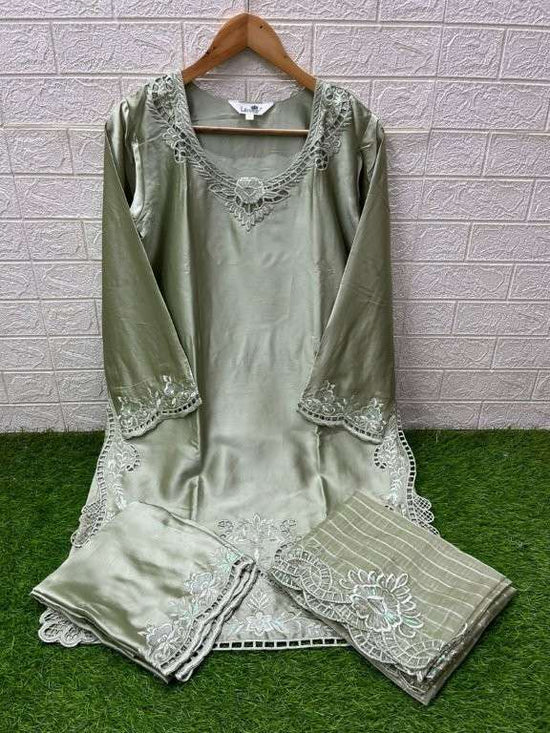 Laxuria Trendz 1538