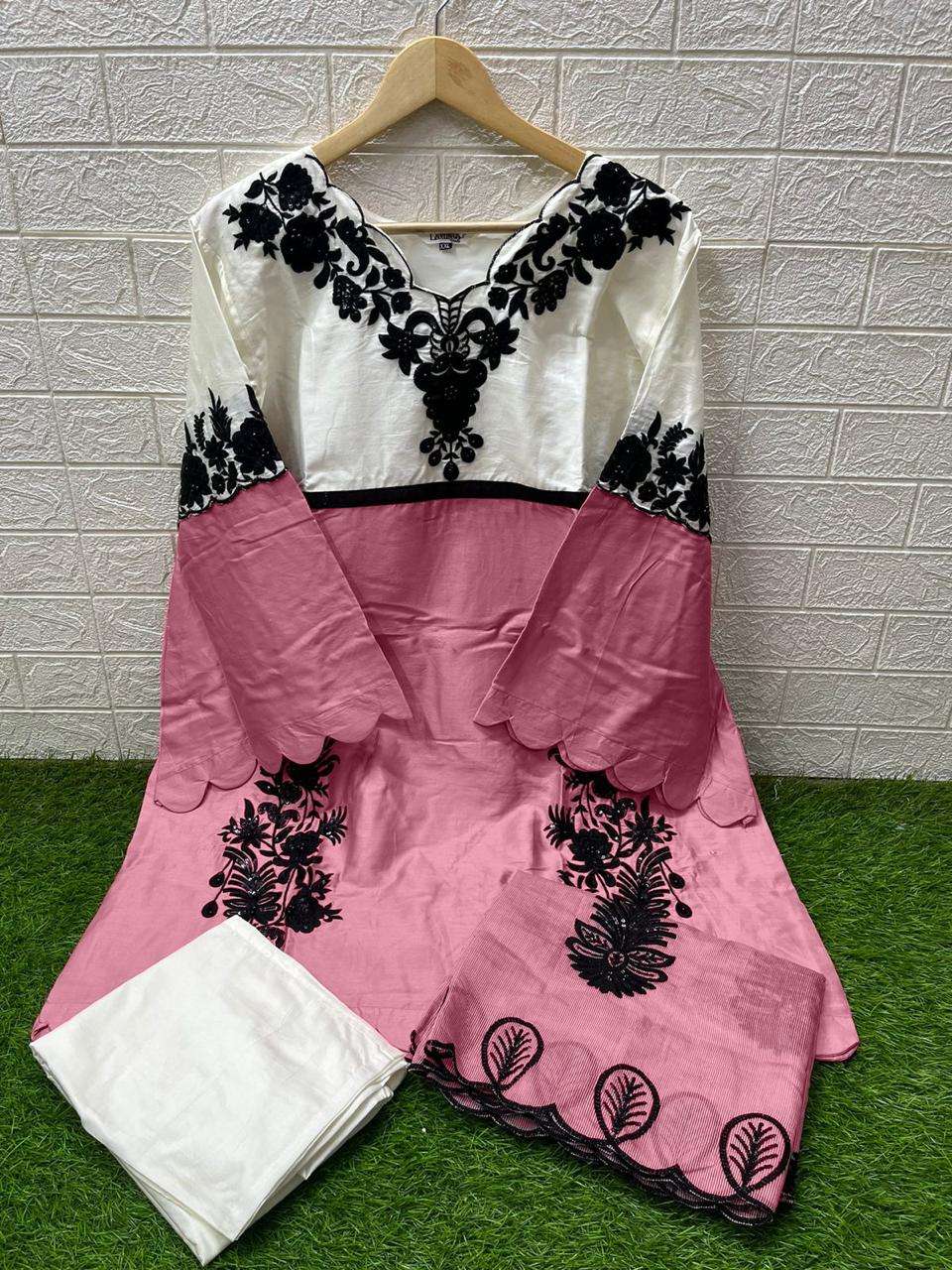 Laxuria Trendz 1539