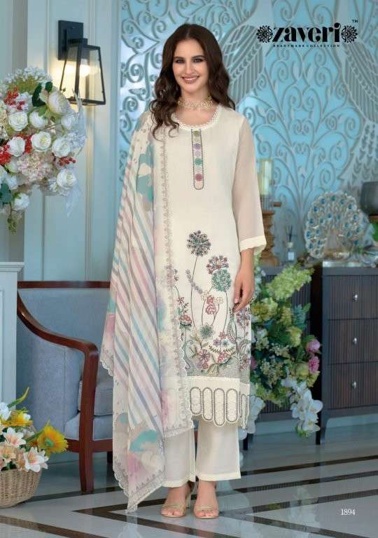 Zaveri Larisa