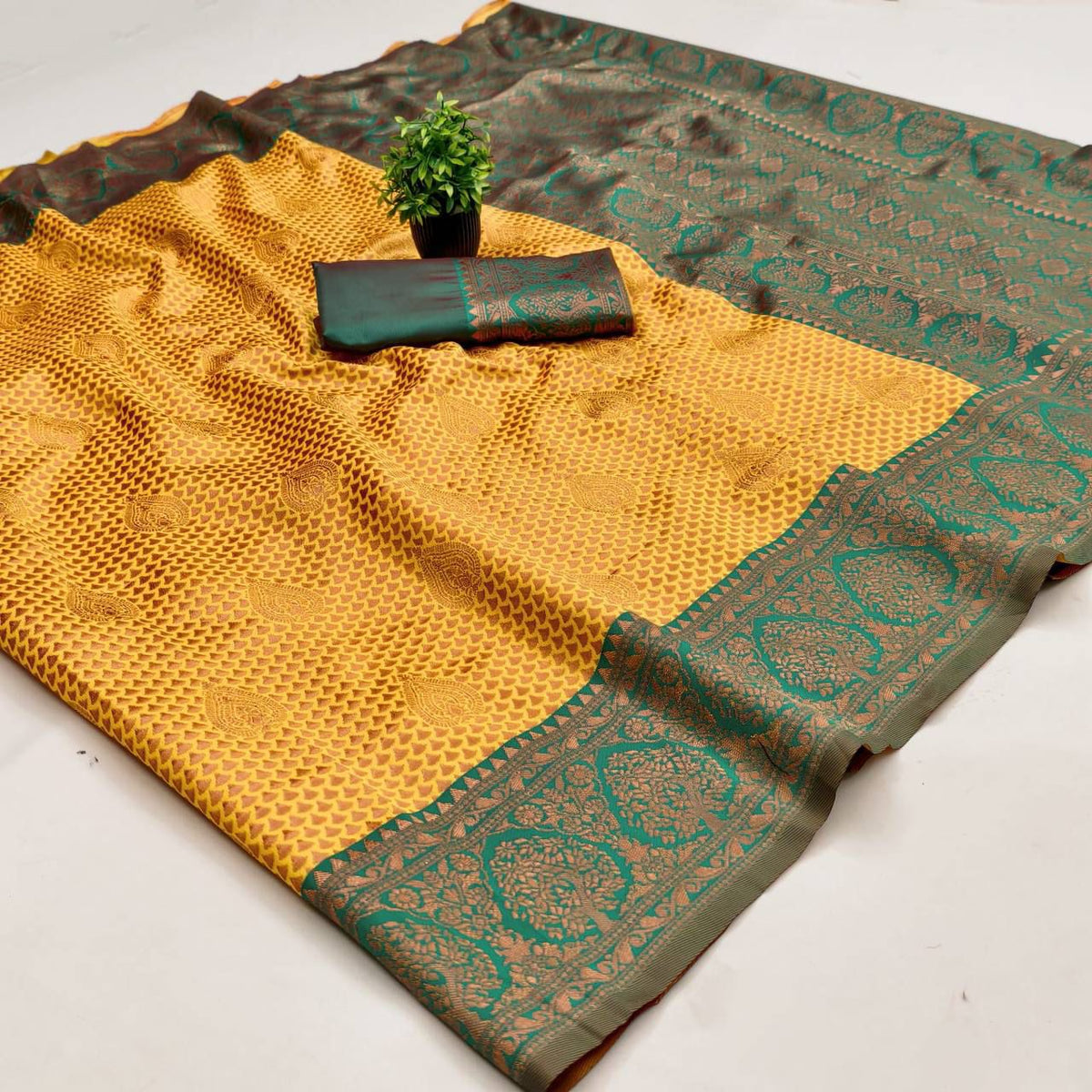 Amrah Wholesale Aab Saheli Saree - Amrah Wholesale