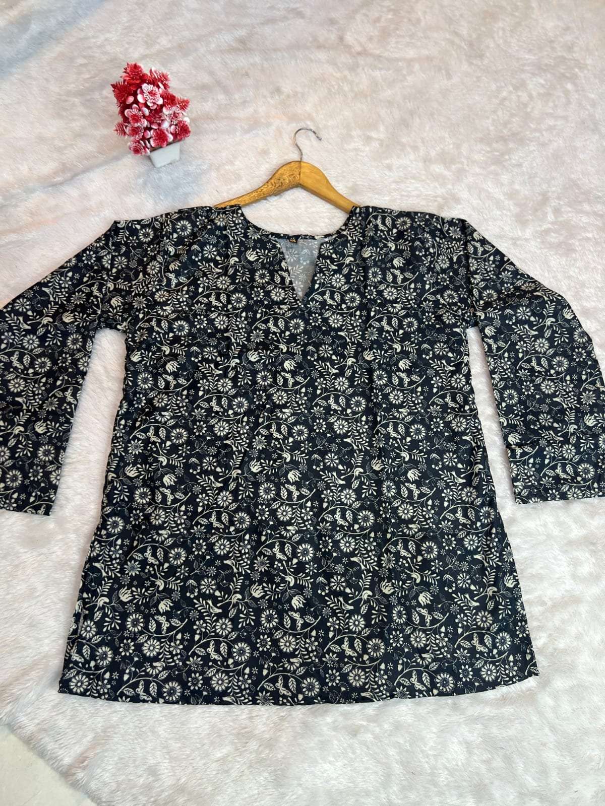 AAWIYA RJ - 32 Muslin Kurti - Amrah Wholesale