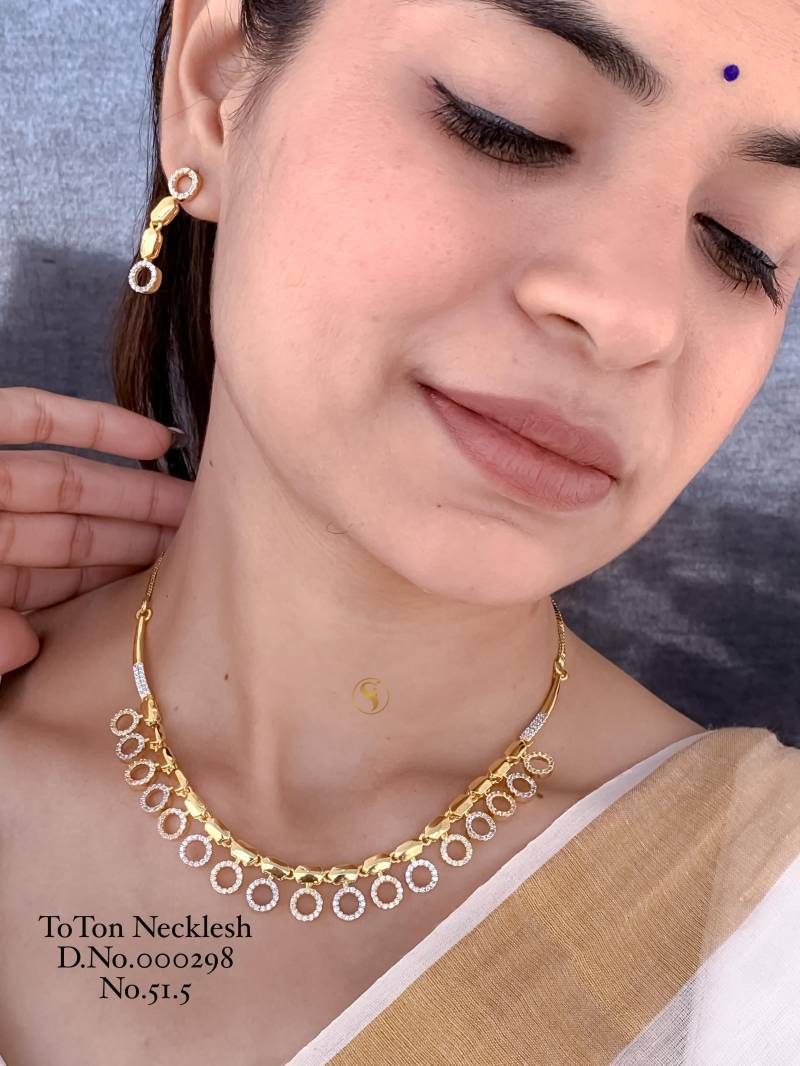 Ad Diamond Golden Necklace 10