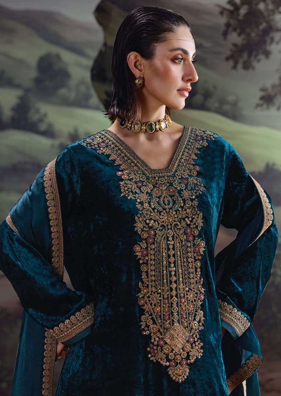 Aiqa Lifestyle House Of Grace Velvet Dress Material