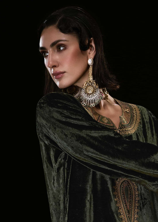 Aiqa Lifestyle The Royal Chapter Pure Viscose Velvet Dress Material