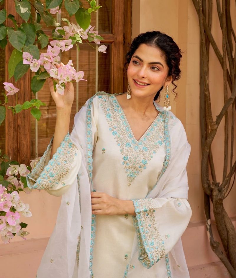 Amrah Wholesale Daya 02 Viscose Rayon Embroidered Kurti Pant Dupatta Set