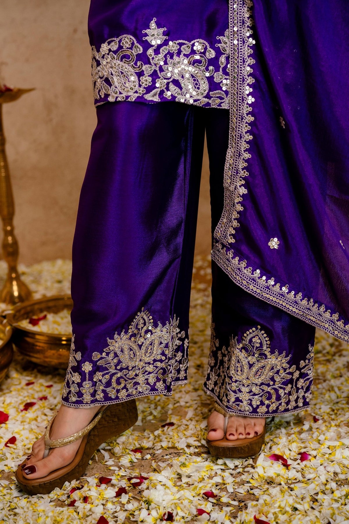 Amrah Devsuhani 01 Chinon Embroidered Kurti Pant Dupatta Set - Amrah Wholesale