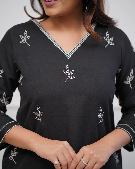 Amrah Wholesale Dhruvi 451 Cotton Kurti Pant Set