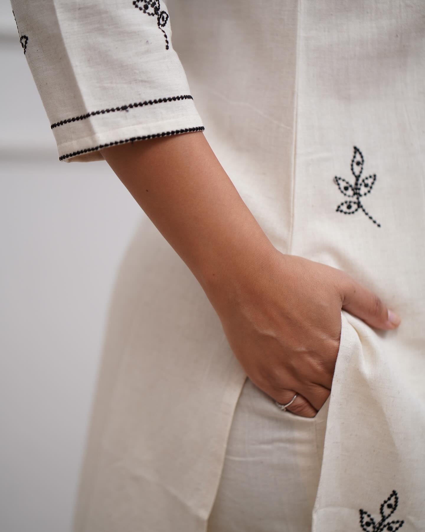 Amrah Wholesale Dhruvi 452 Cotton Kurti Pant Set