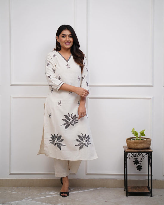 Amrah Wholesale Dhruvi 452 Cotton Kurti Pant Set