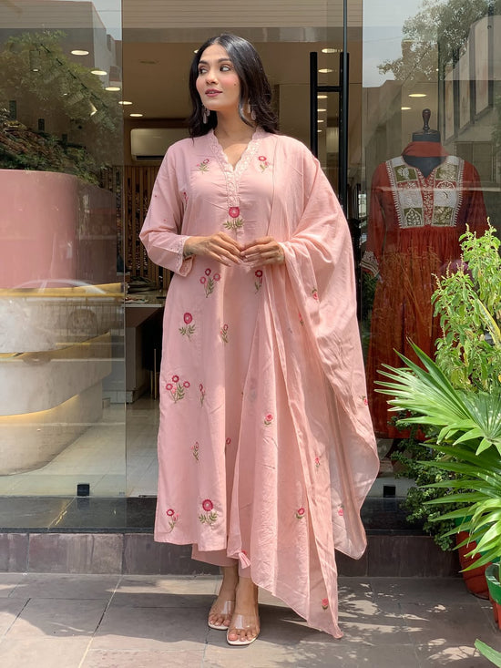 Amrah Dhunidhi 01 Chanderi Embroidered Kurti Pant Dupatta Set
