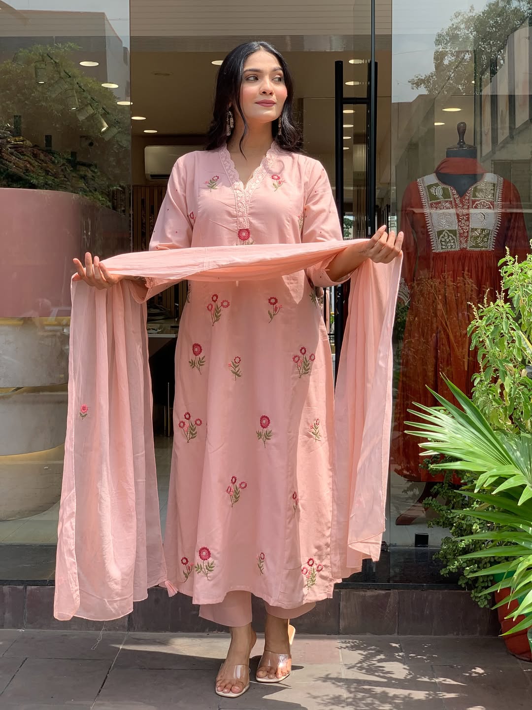 Amrah Dhunidhi 01 Chanderi Embroidered Kurti Pant Dupatta Set