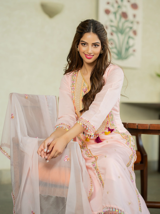 Amrah Indira 01 PV Chanderi Kurti Pant Dupatta Set