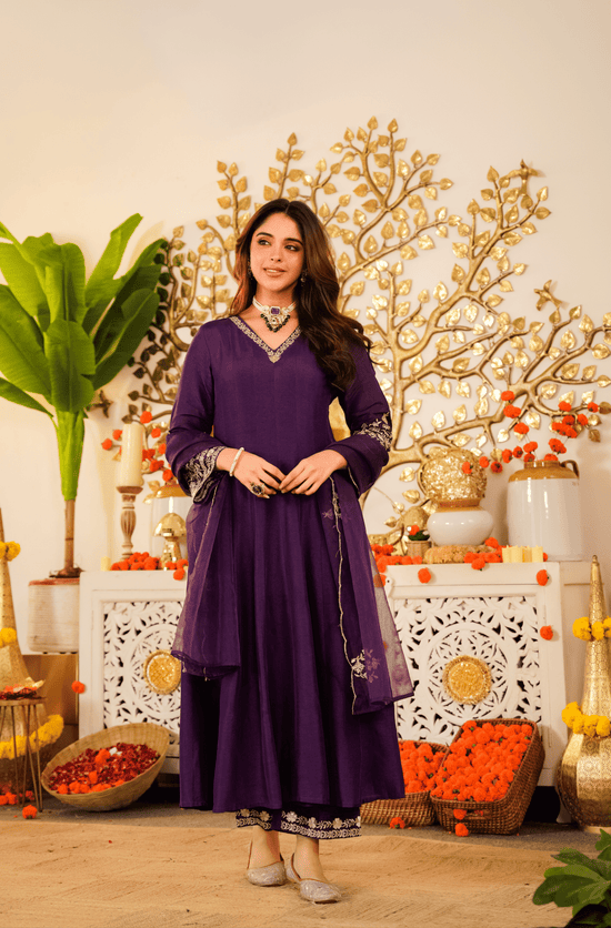 Amrah Mv 650 Viscose Chanderi Embroidered Kurti Pant Dupatta Set - Amrah Wholesale