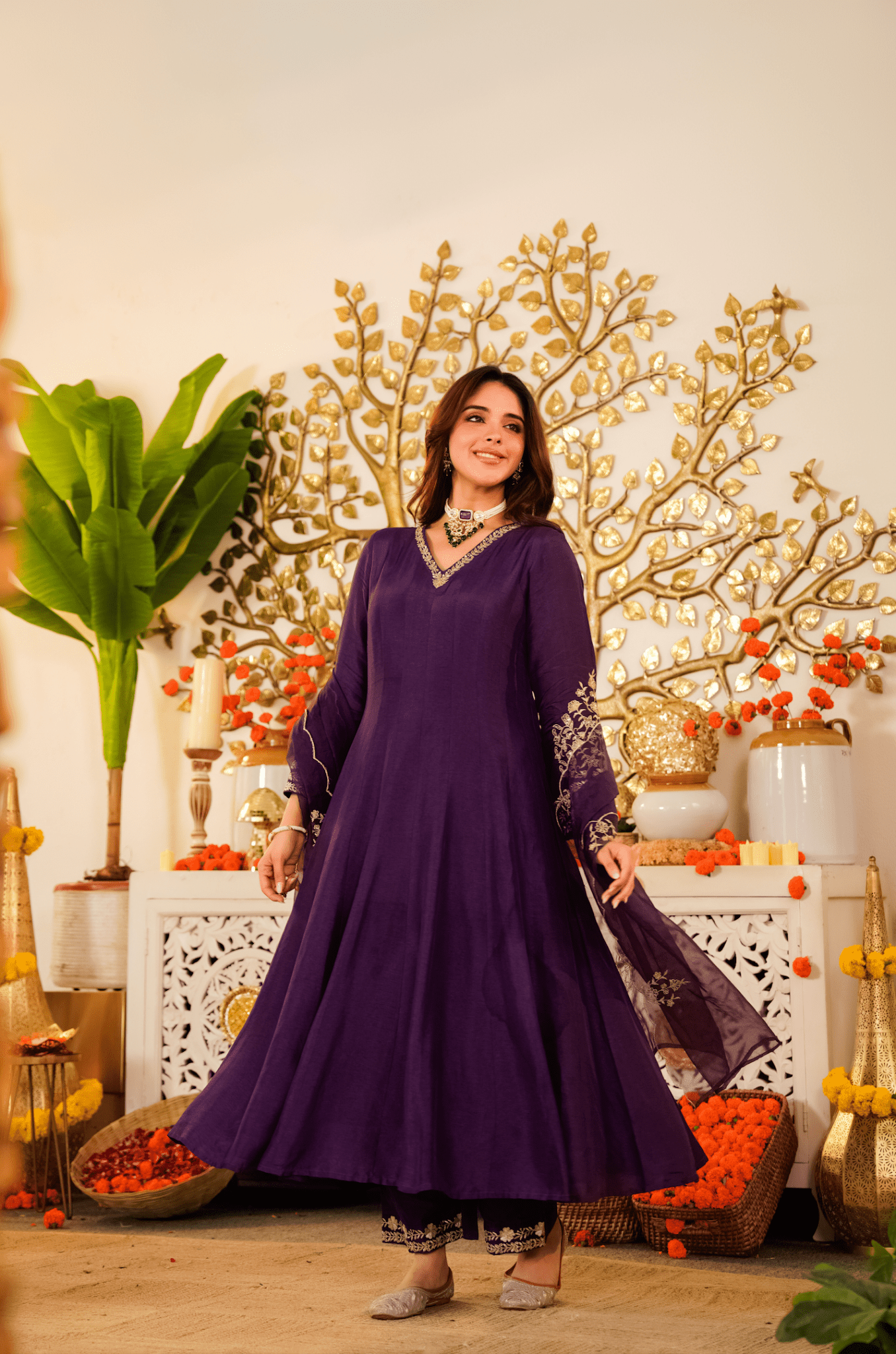 Amrah Mv 650 Viscose Chanderi Embroidered Kurti Pant Dupatta Set - Amrah Wholesale