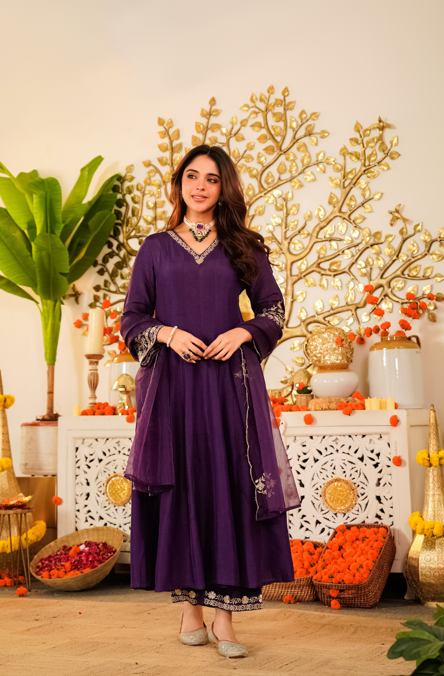 Amrah Mv 650 Viscose Chanderi Embroidered Kurti Pant Dupatta Set