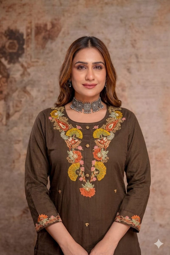 Amrah Naisha K 1467 Cotton Silk Thread Embroidered Kurti Pant Dupatta Set