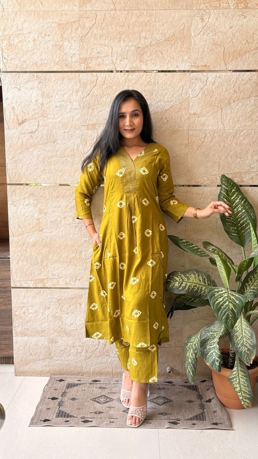 Amrah Naisha K 886 Rayon Kurti Pant Set