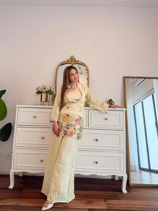 Amrah Rd 1126 Cosmos Handwork Kurti Pant Set
