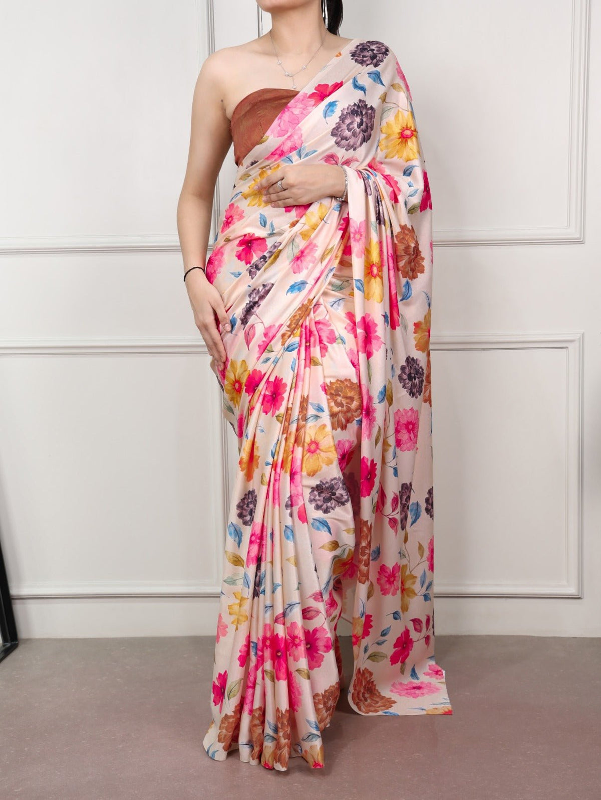 Amrah Taraa L 7001 Saree Wholesale Catalogue - Amrah Wholesale