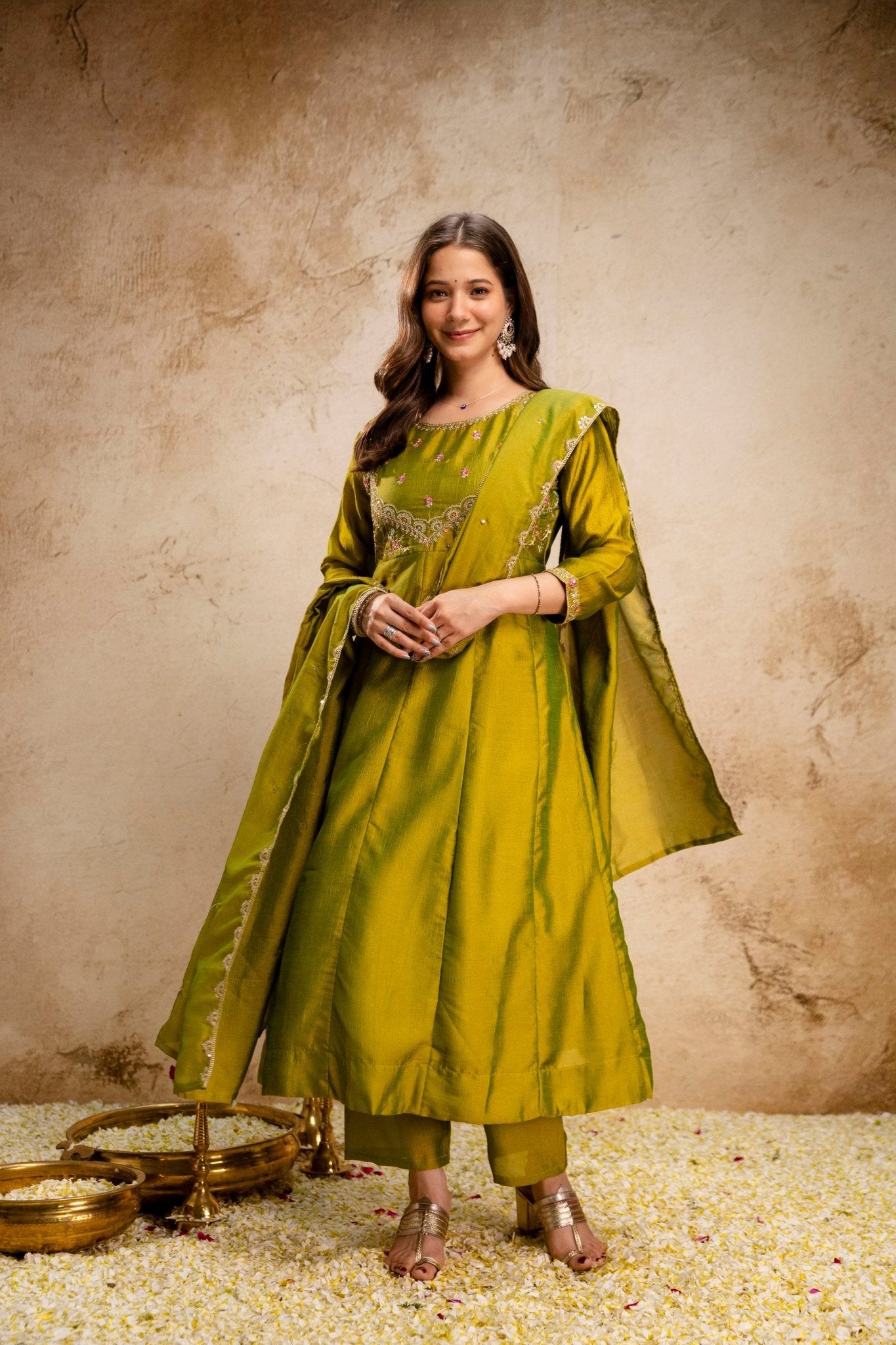 Amrah Wholesale Aravibhuti 01 Vichitra Silk Kurti Pant Dupatta Set - Amrah Wholesale