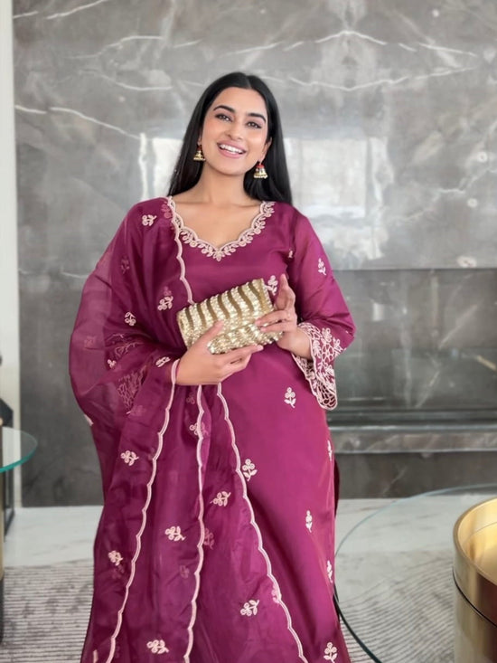 Amrah Wholesale Dhruvi 465 Chanderi Kurti Pant Dupatta Set