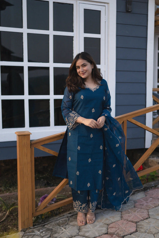 Amrah Wholesale Dhruvi 466 Chanderi Kurti Pant Dupatta Set