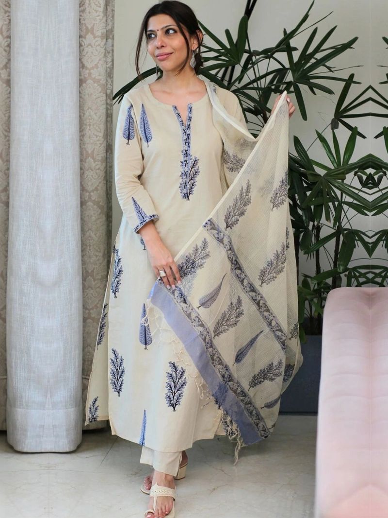 Amrah Wholesale Dhruvi 522 Cotton Kurti Pant Dupatta Set