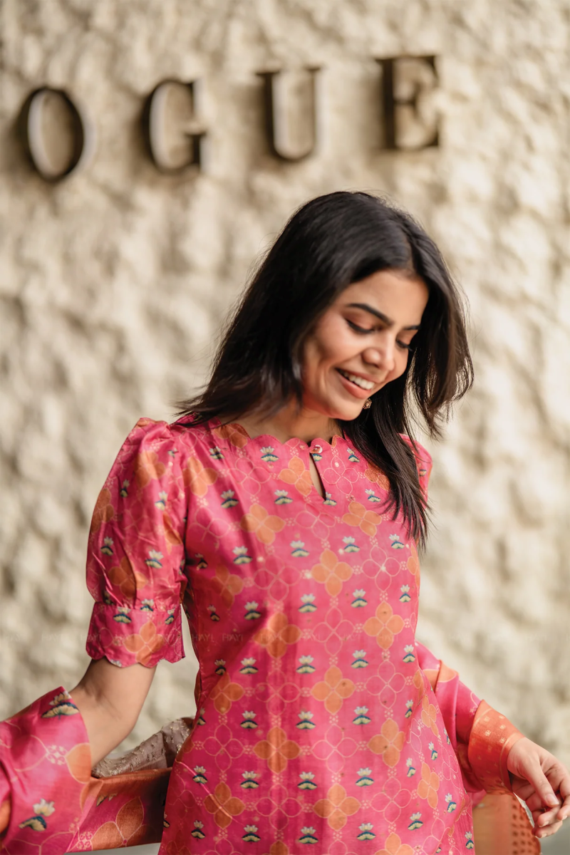 Amrah Wholesale Dhuesha 01 Crepe Printed Kurti Pant Dupatta Set