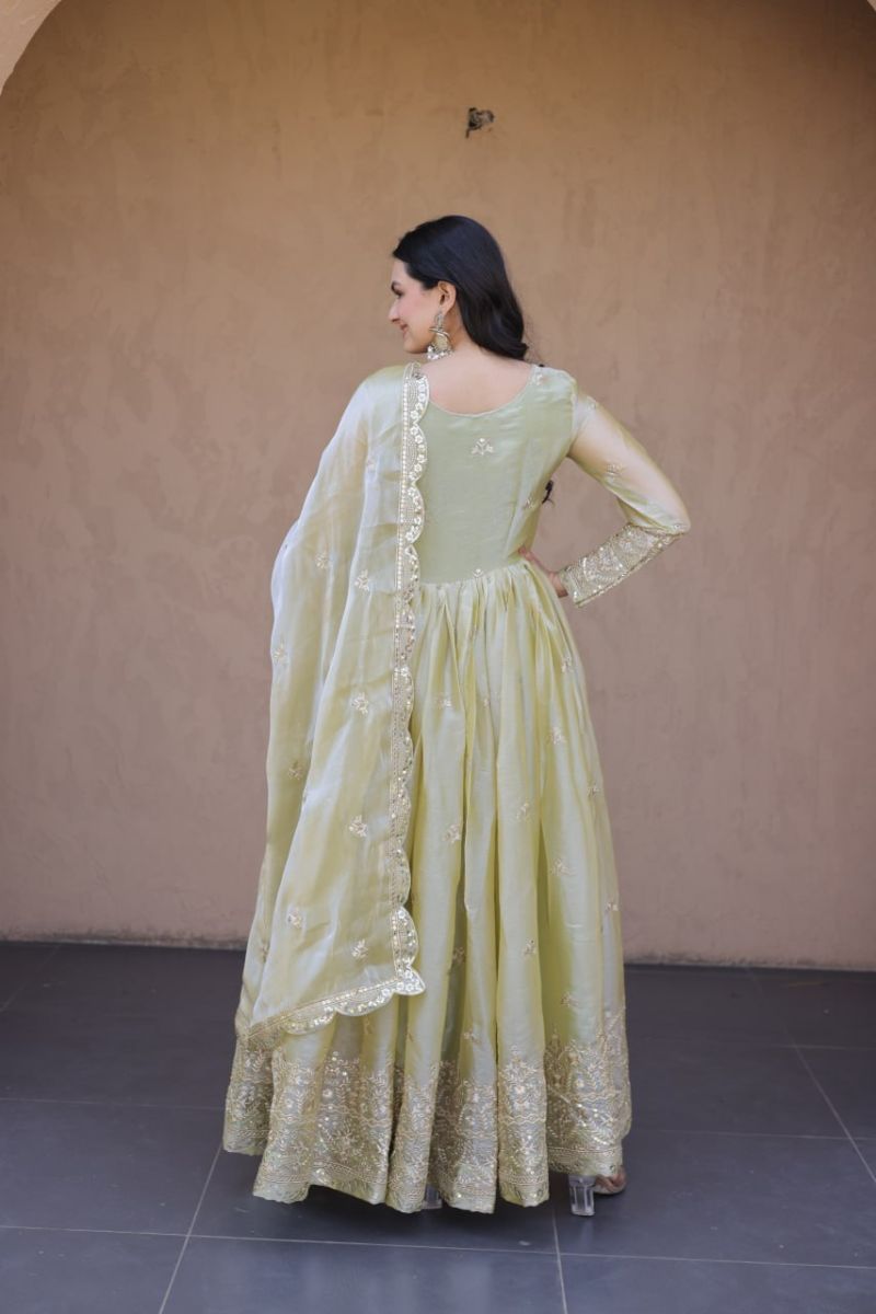 Amrah Wholesale Ka 1260 Fendi Silk Embroidered Gown