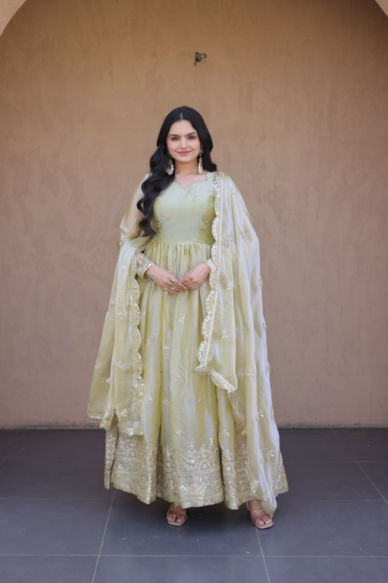 Amrah Wholesale Ka 1260 Fendi Silk Embroidered Gown